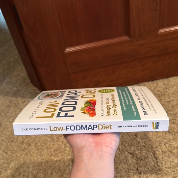 The Complete Low-FODMAP Diet Book - Picture 3 of 3